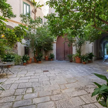 Apartment Palazzo De Gregorio *